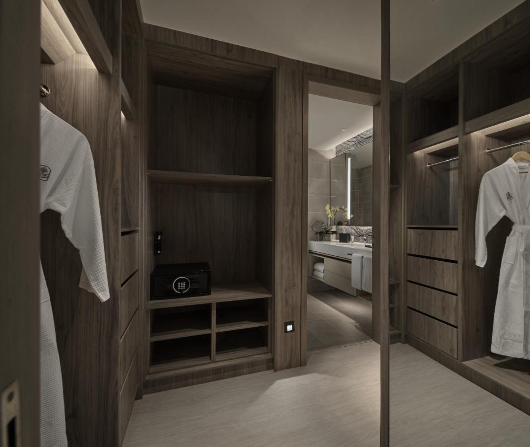 Pan Pacific Serviced Suites Κουάλα Λουμπούρ Εξωτερικό φωτογραφία A walk-in closet